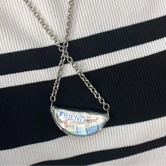 handmade shimmery silver necklace with map & city landscape - Picture 10 of 11